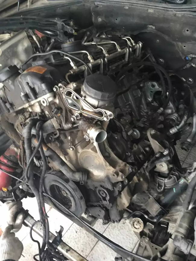 汽車行駛中突然熄火怎么辦？