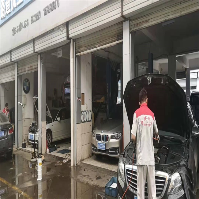 怎么從汽車的油箱里把油吸出來？