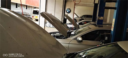 汽車掛在空擋時(shí)出現(xiàn)抖動(dòng)有可能是什么原因？