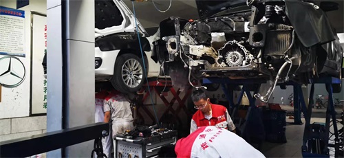 濟(jì)南沃爾沃汽車(chē)維修哪家好，汽車(chē)凹陷可以上哪維修？